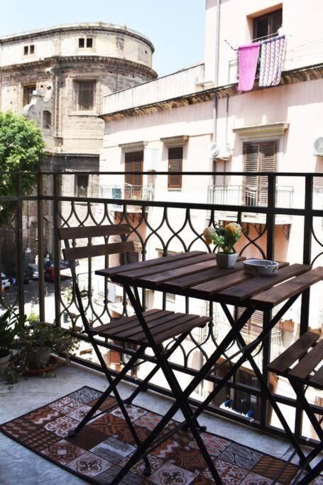Appartamento Nel Centro Storico Di Palermo - Via Meli'S House Exterior foto